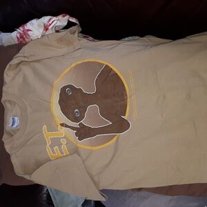 Vintage ET logo t sheart M